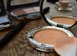 Różne rodzaje podkładów pod makijaż