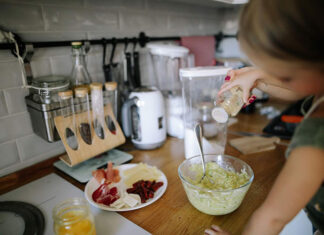 Nietypowe sposoby na naostrzenie noża Nietypowe sposoby na naostrzenie noża