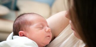 Jak stosować klej w sprayu?