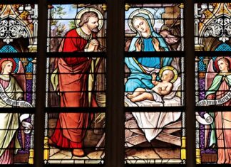 Jak najlepiej wybić szybę w aucie? Jak najlepiej wybić szybę w aucie?