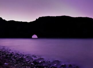 Czym załatać dziurę w progu?