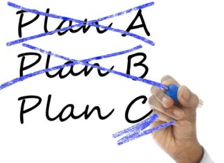 Czy AC w PZU obejmuje szyby?