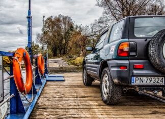 Jak przewozić bagaż na dachu?