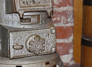 Jakie drzwiczki do pieca chlebowego?